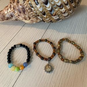Handmade bracelets with elastic